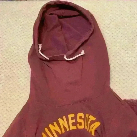 Under Armour University of Minnesota sweatshirt sz S back to school college - Picture 6 of 9
